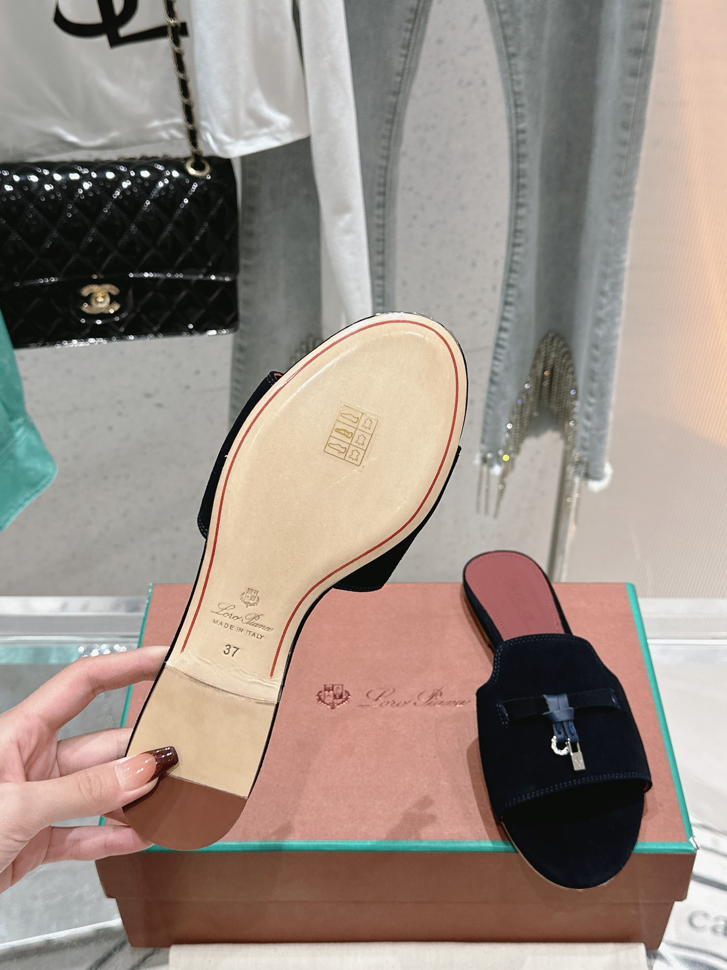 UA L0r0 P1ana Summer Charms Sandal