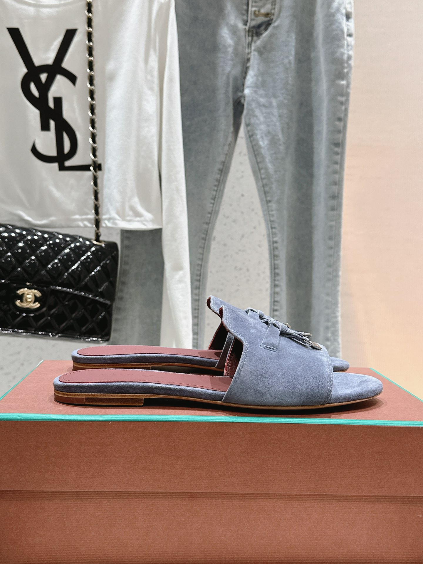 UA L0r0 P1ana Summer Charms Sandal