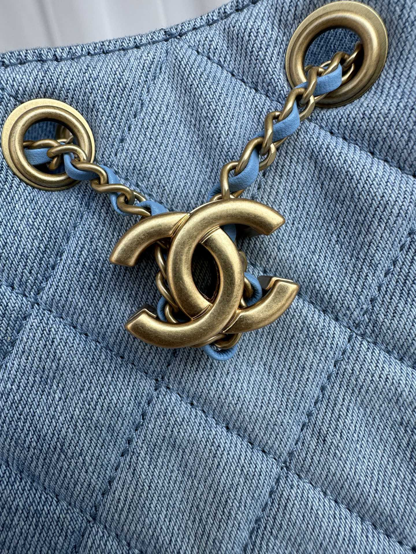 Ch**el 25 small Bucket Hobo handbag AS5293 30x26x14cm