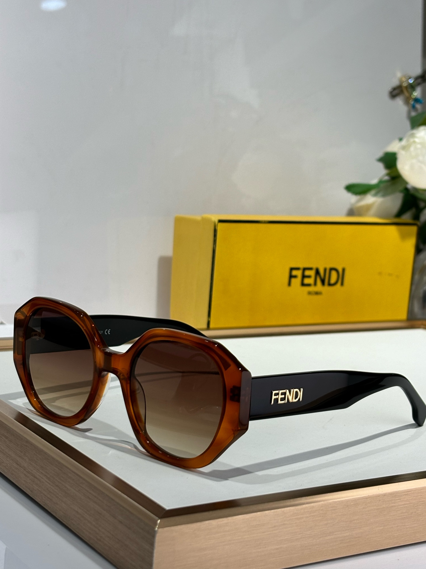 Fendi Glasses FE40118 52-23-142