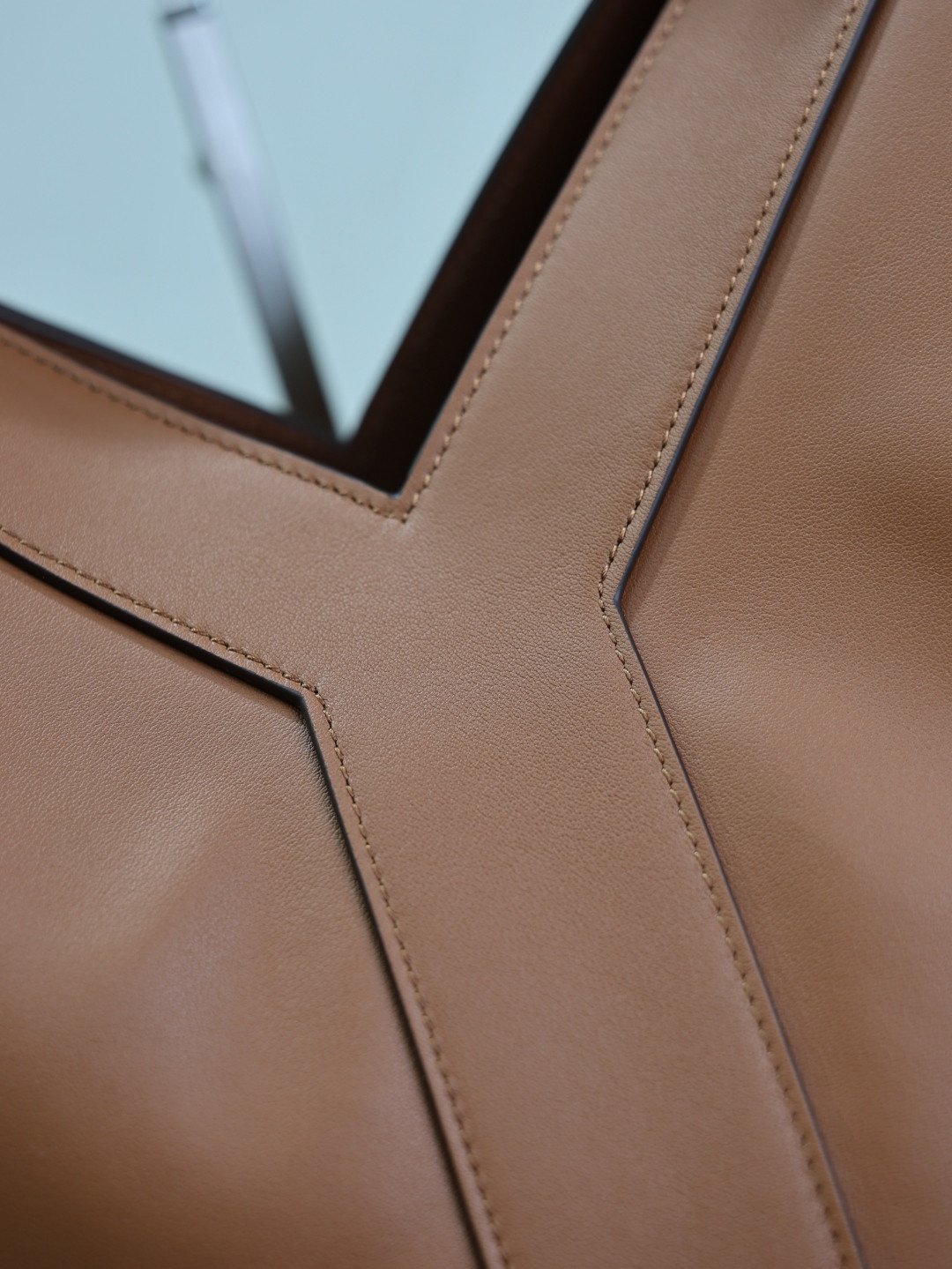 Y51 Y Large Hobo (Leather) 35 x 25 x 15 cm