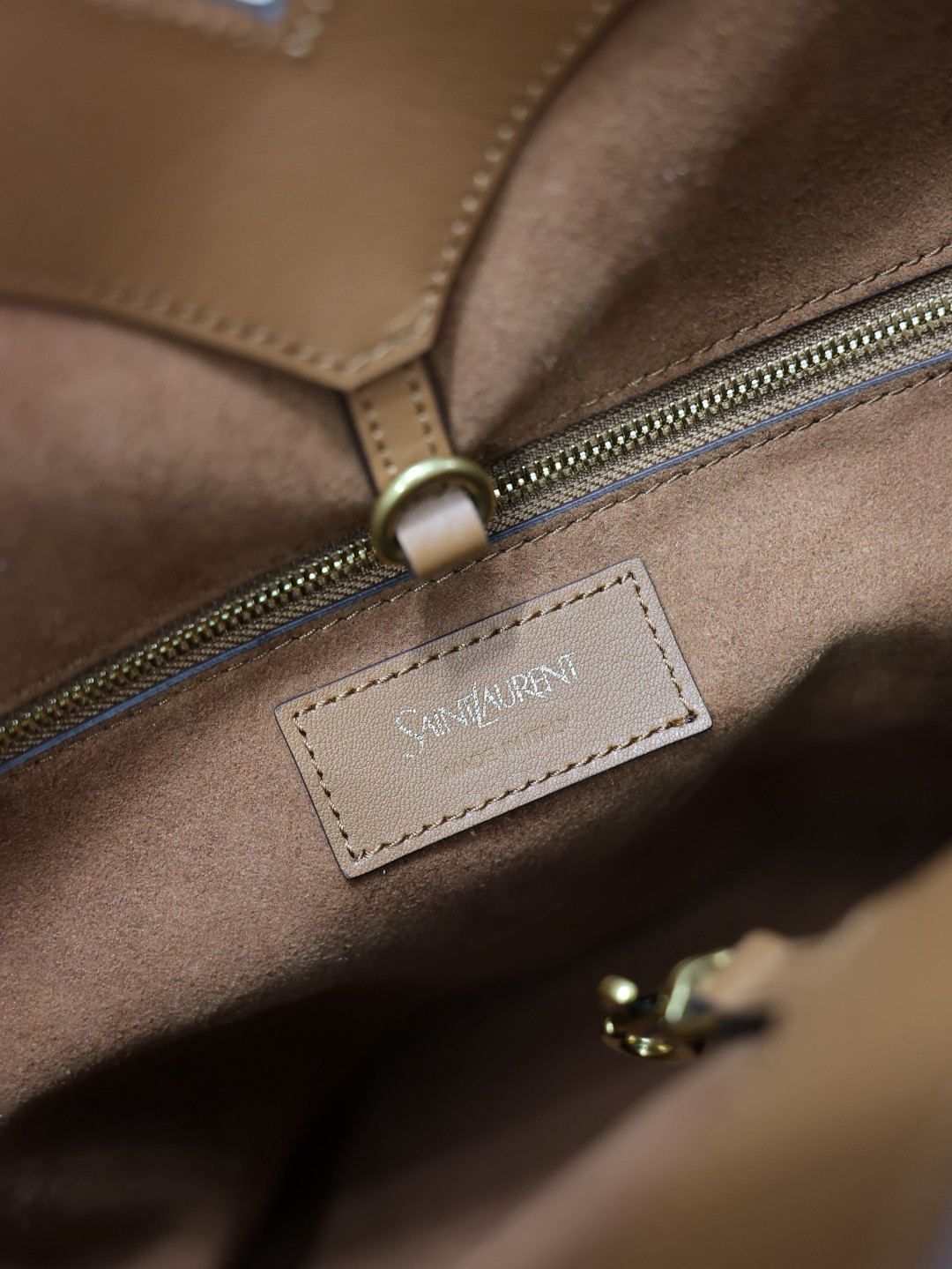 Y51 Y Large Hobo (Leather) 35 x 25 x 15 cm