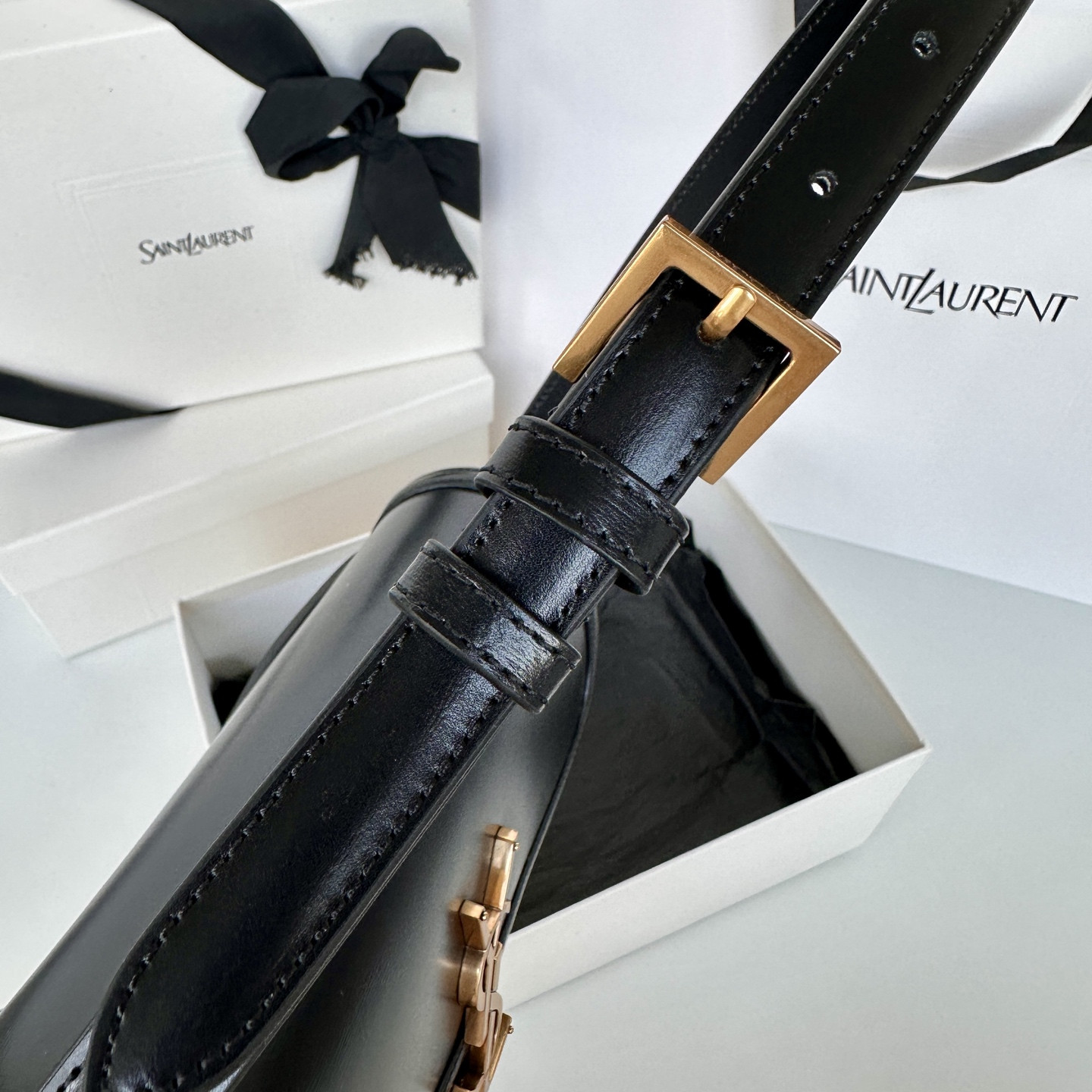 Y51 Solferino Medium 24.5 x 15 x 8.5 CM