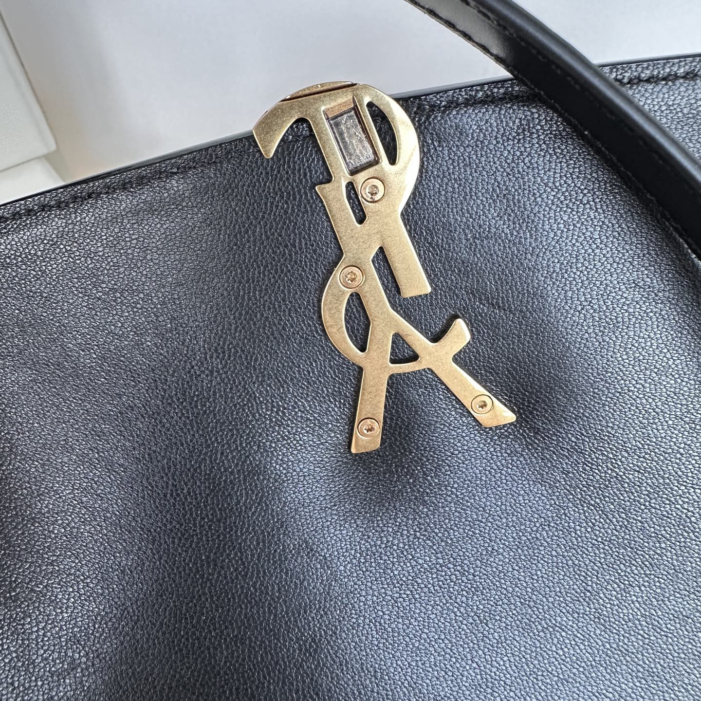 Y51 Solferino Medium 24.5 x 15 x 8.5 CM