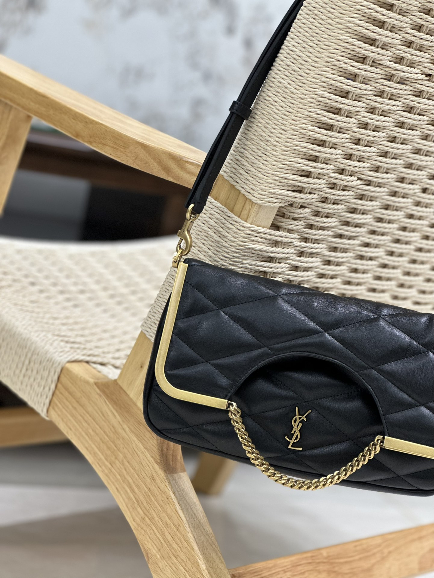 Y51 87 in quilted lambskin 26x13x5cm