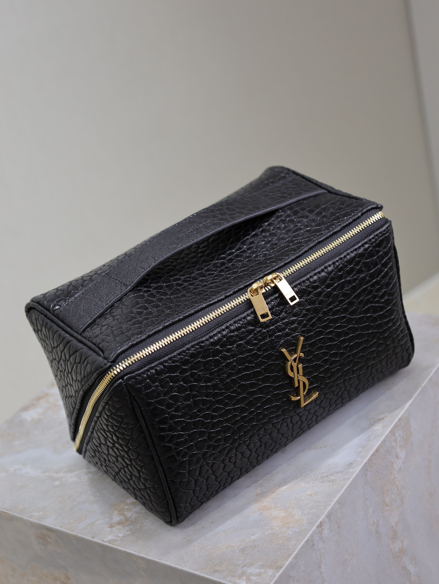 Y51 GABY Vanity Case in Grained Leather 21x13x13cm