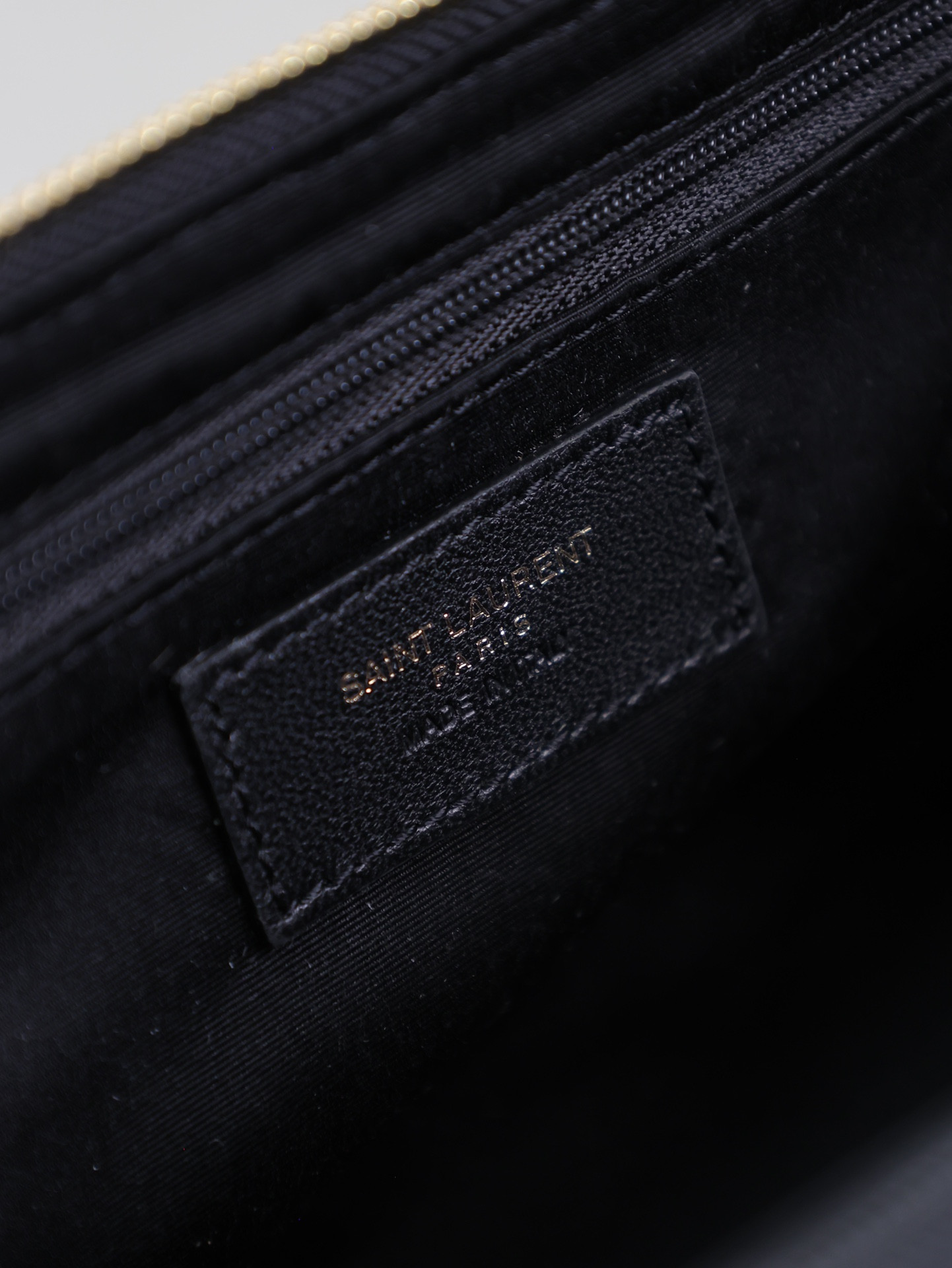 Y51 GABY Vanity Case in Grained Leather 21x13x13cm