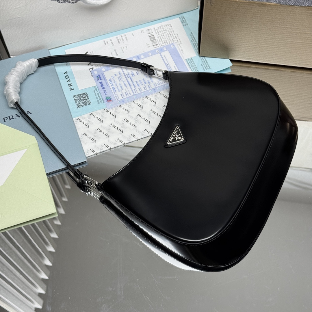 Pra*a Cleo brushed leather shoulder bag 22x27x6cm