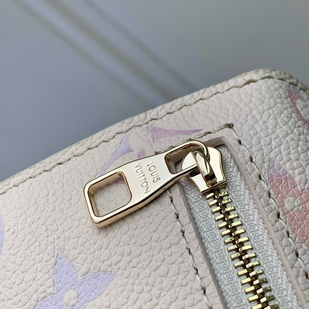 LV Pochette Métis East West M25682 21.5x13.5x6cm