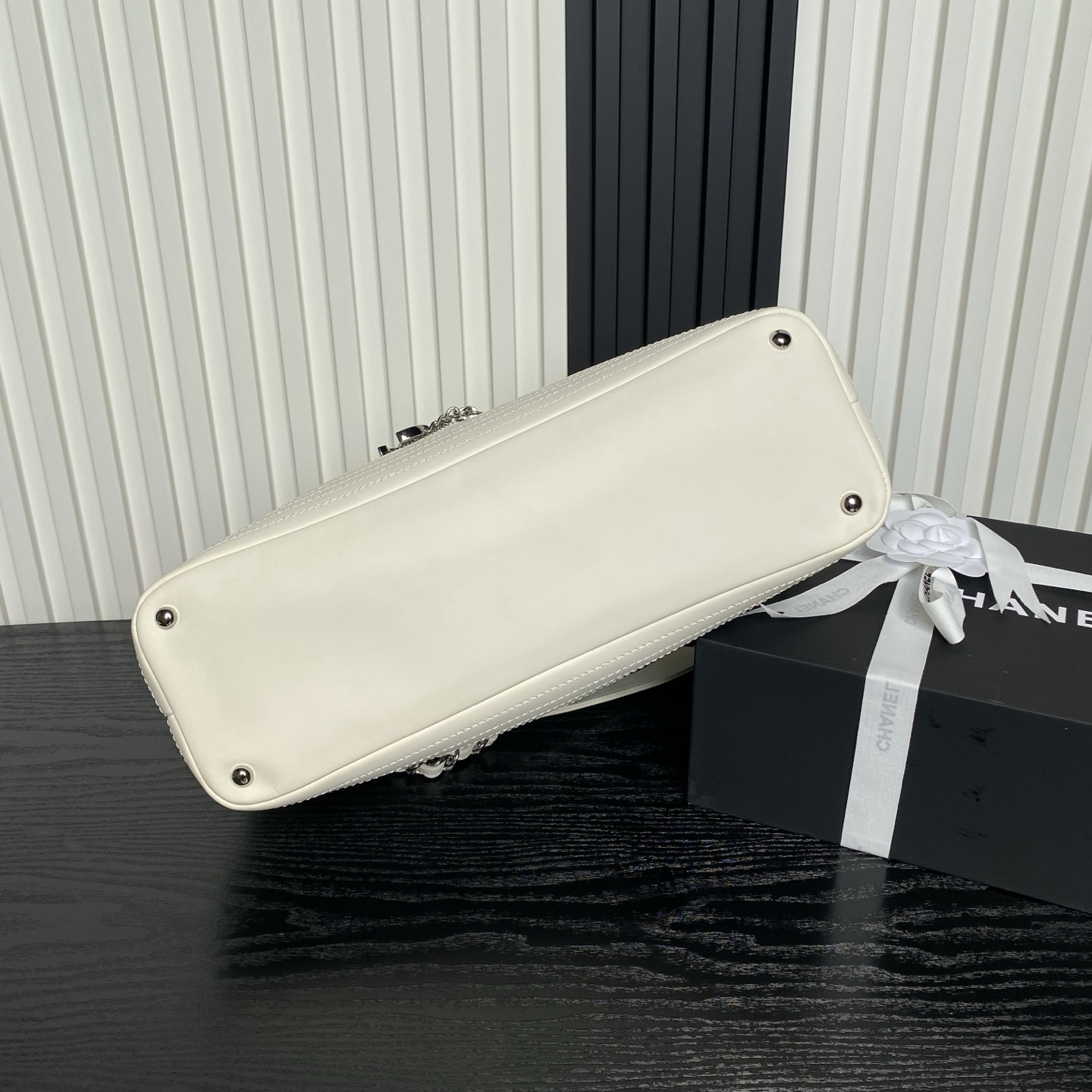 Ch**el Vintage Graffiti Tote Airport Bag 36x24x12cm