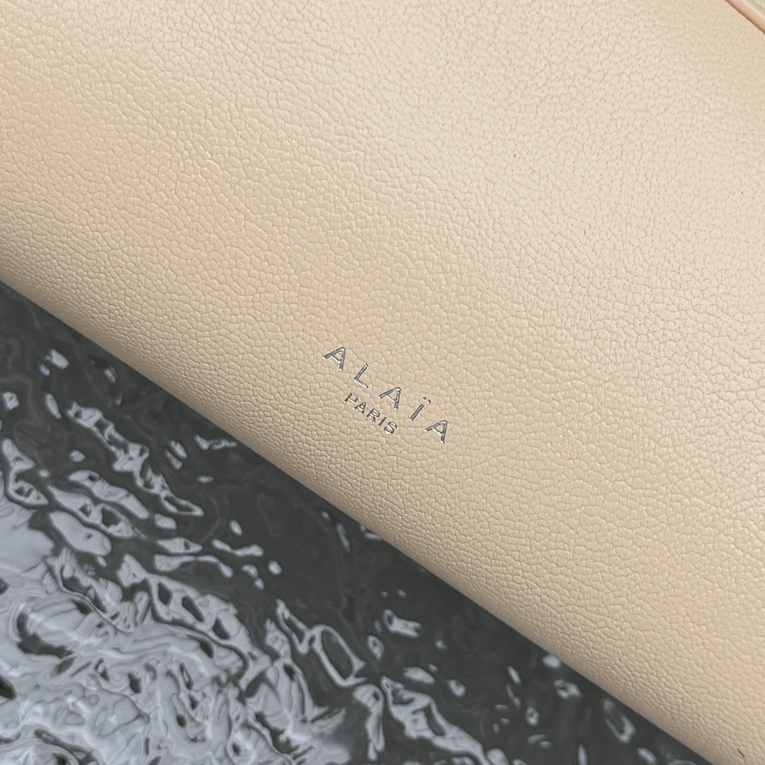 ALAÏA LE TECKEL MEDIUM BAG 33x11x10cm