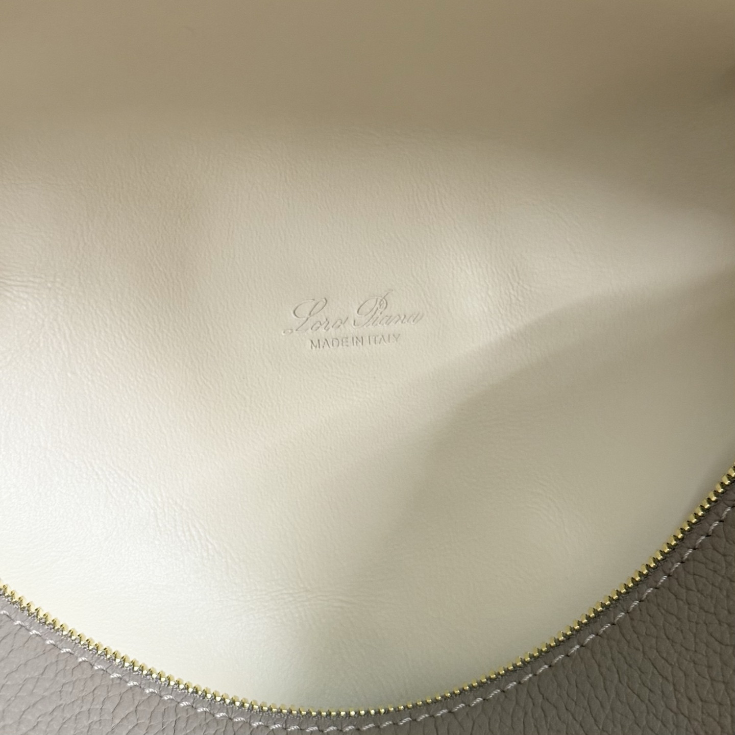 L0r0 P1ana Extra Pocket Backpack L23.5 23x21x8cm