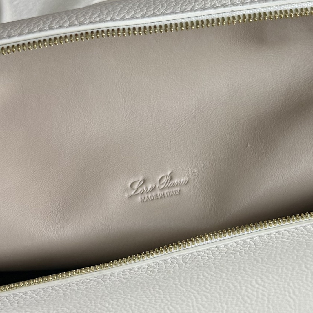 L0r0 P1ana Extra Pocket Backpack L23.5 23x21x8cm