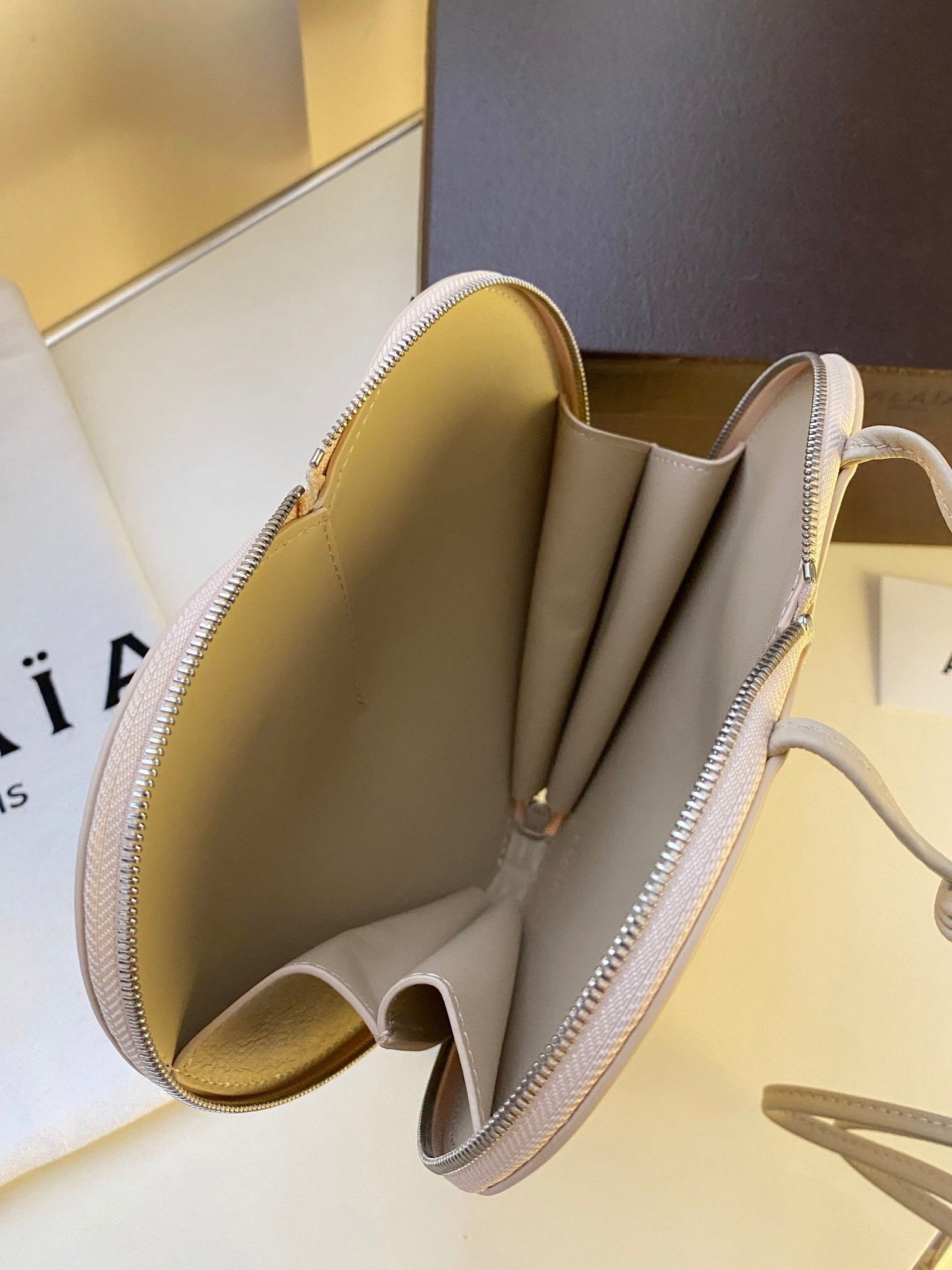 ALAÏA Le Coeur Heart Bag 18.5x20.5x5cm