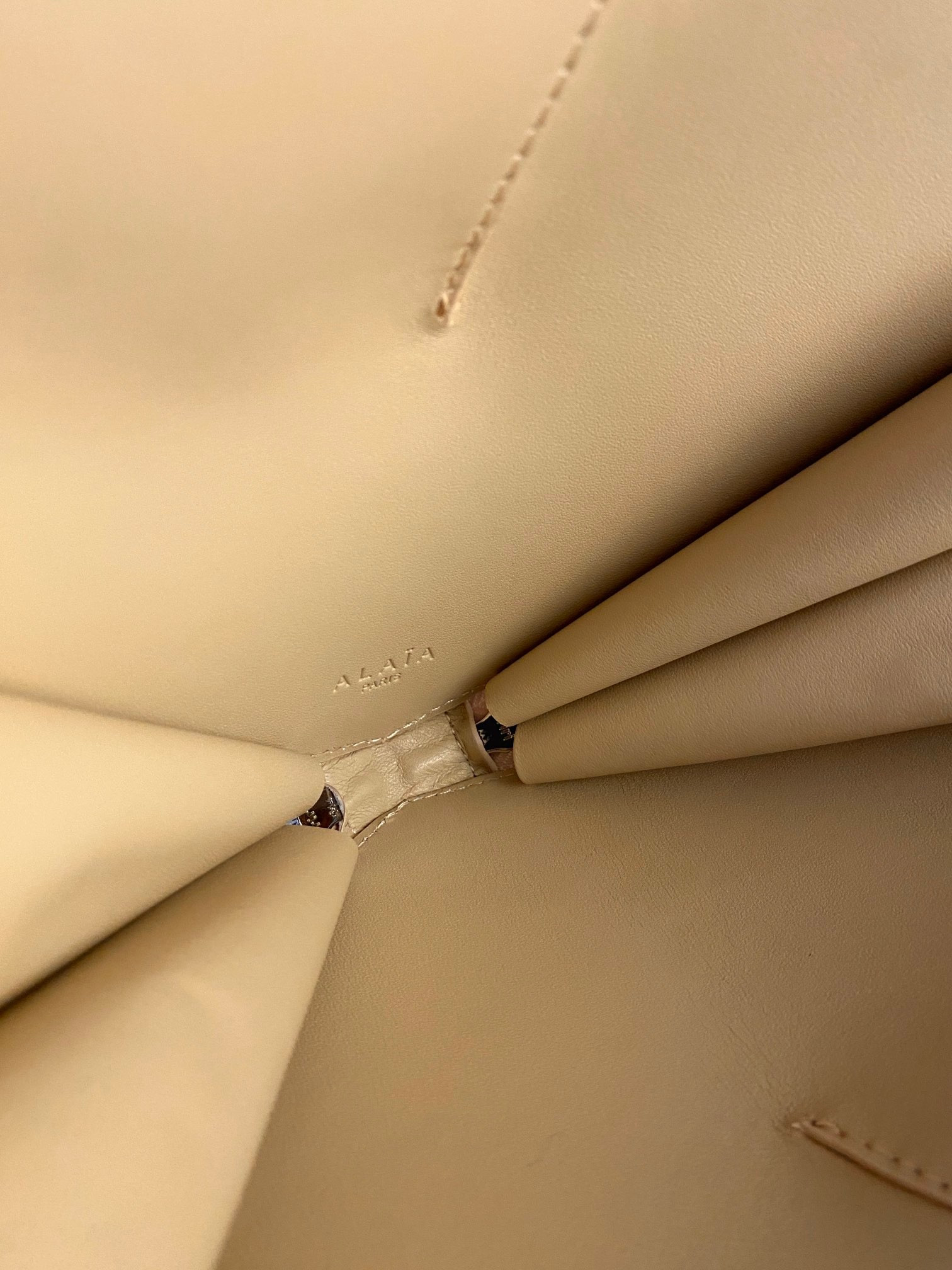 ALAÏA Le Coeur Heart Bag 18.5x20.5x5cm