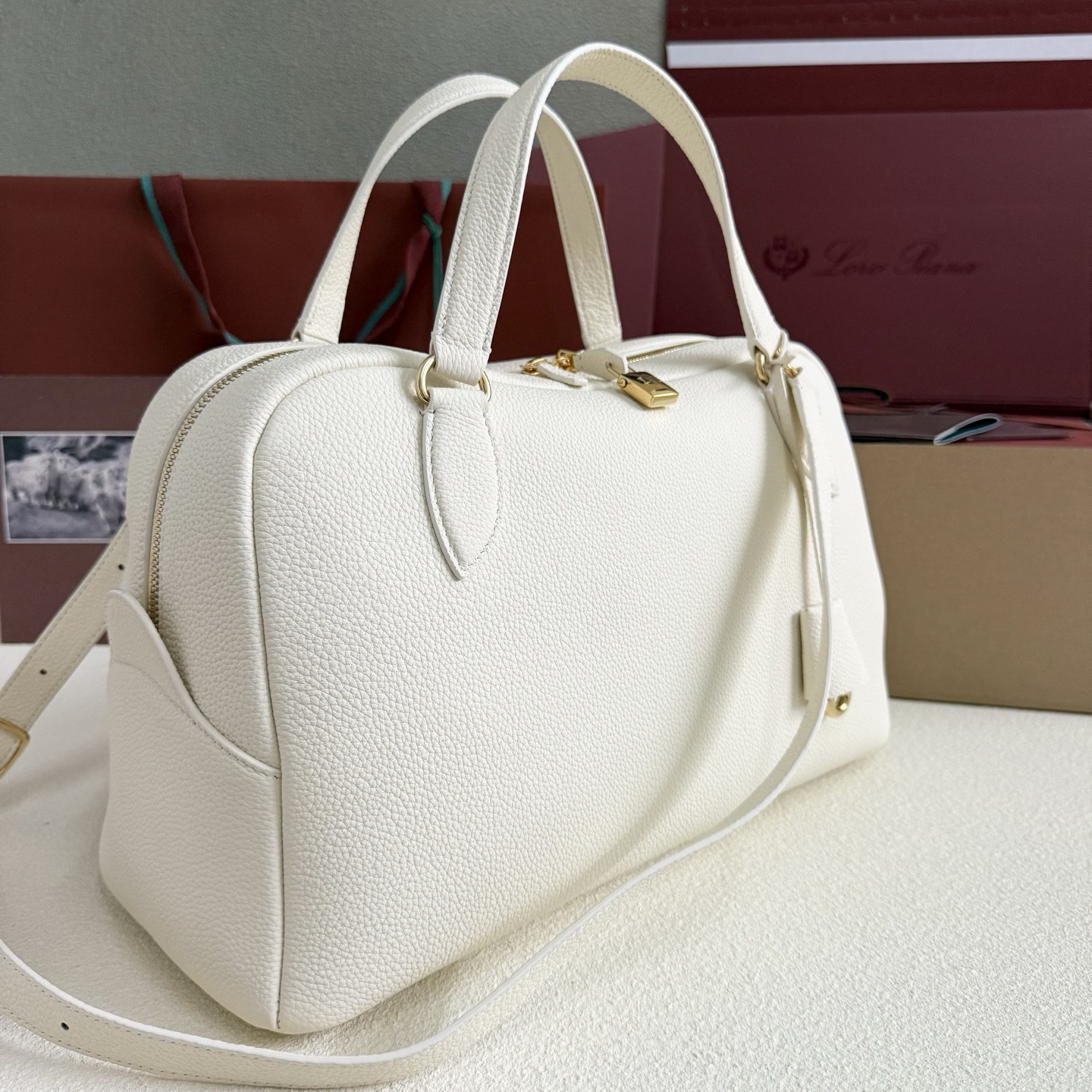 L0r0 P1ana Needle 38x22x16cm