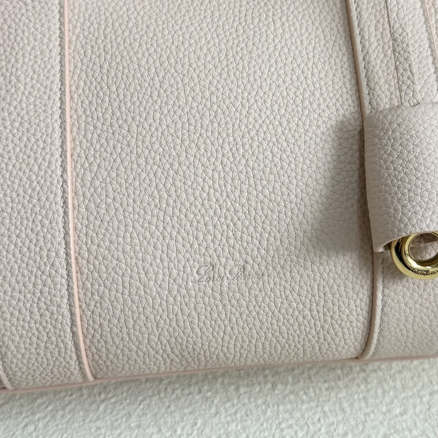 L0r0 P1ana Loom Bag L25 Grained Calfskin 25x18x12.5cm