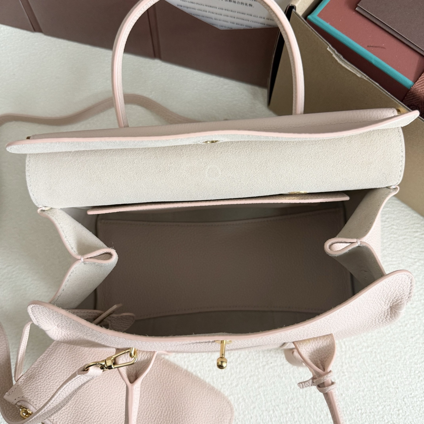 L0r0 P1ana Loom Bag L25 Grained Calfskin 25x18x12.5cm