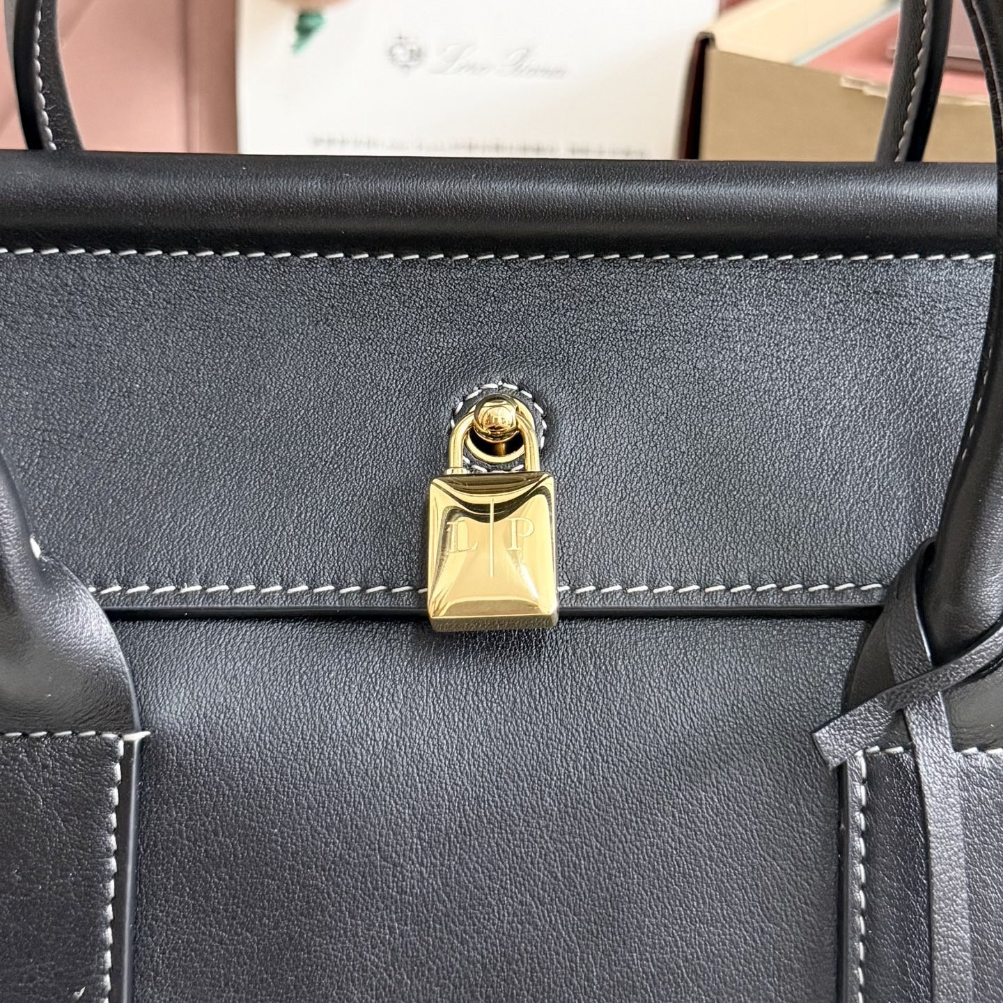 L0r0 P1ana Loom L25 Calfskin 25x18x12.5cm