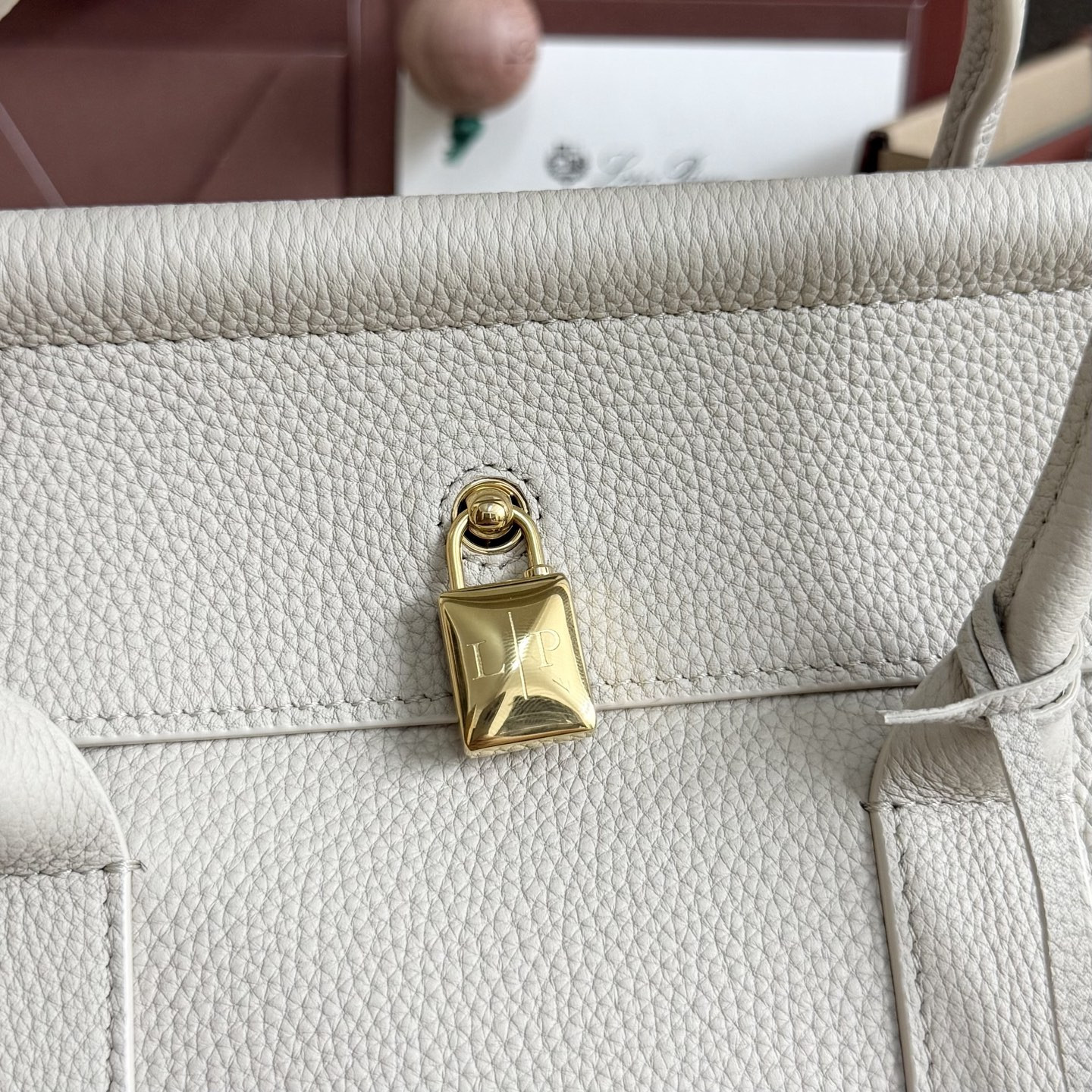 L0r0 P1ana Loom L25 Calfskin 25x18x12.5cm