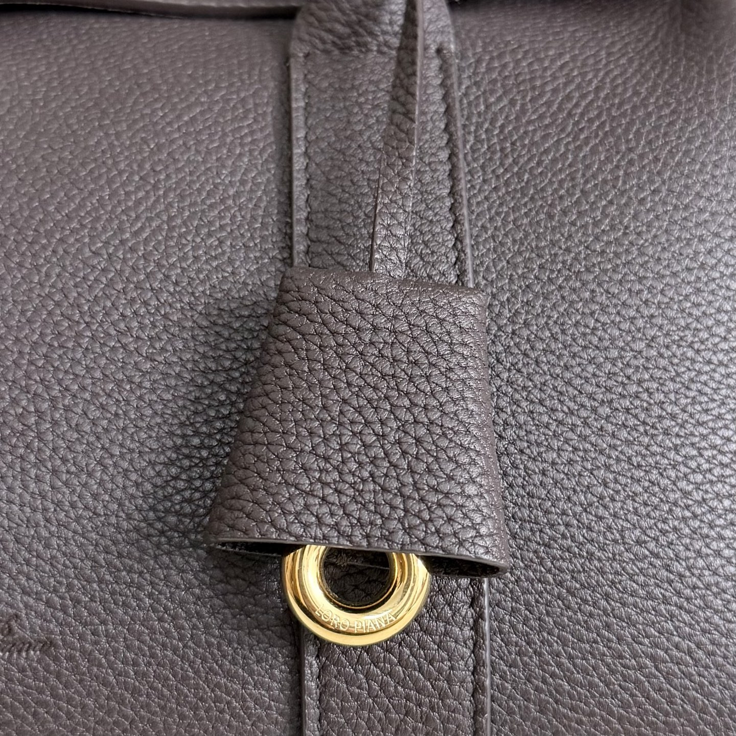 L0r0 P1ana Loom L25 Calfskin 25x18x12.5cm