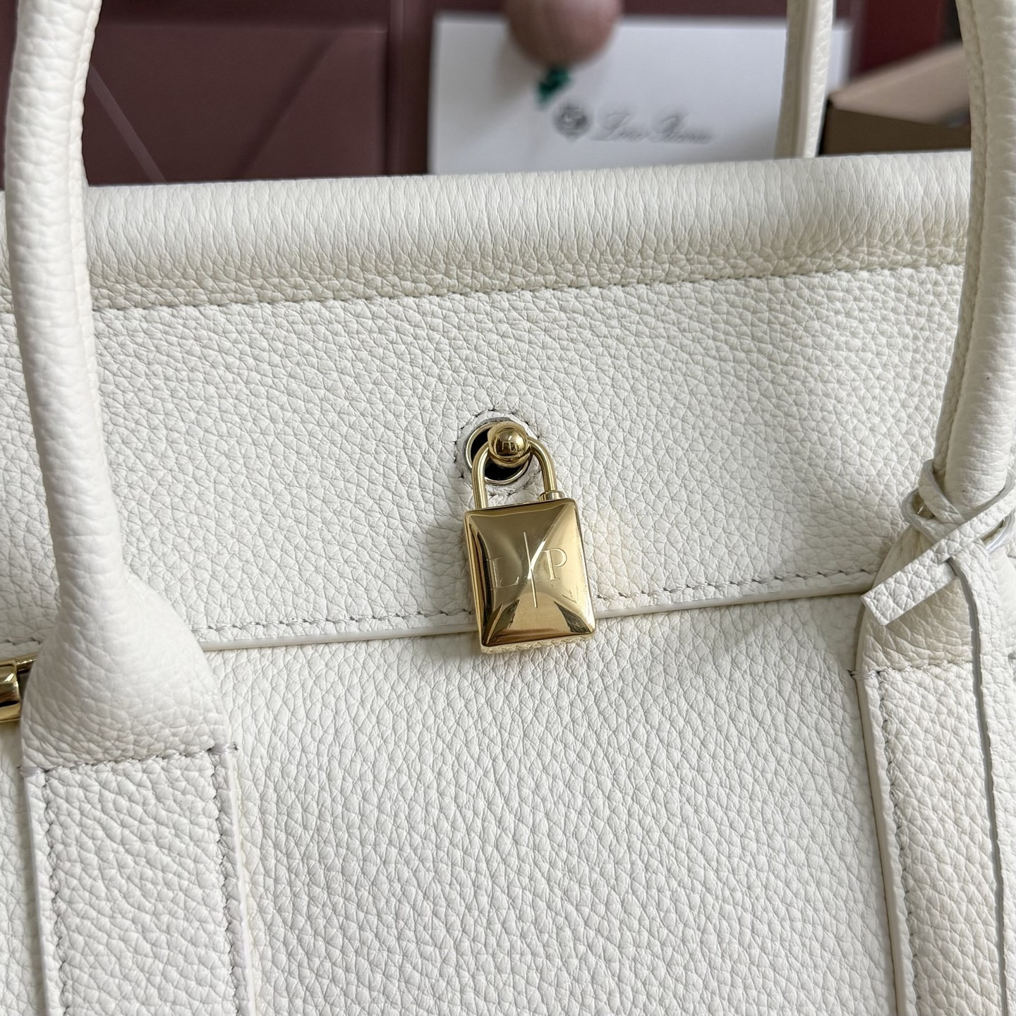 L0r0 P1ana Loom L25 Calfskin 25x18x12.5cm