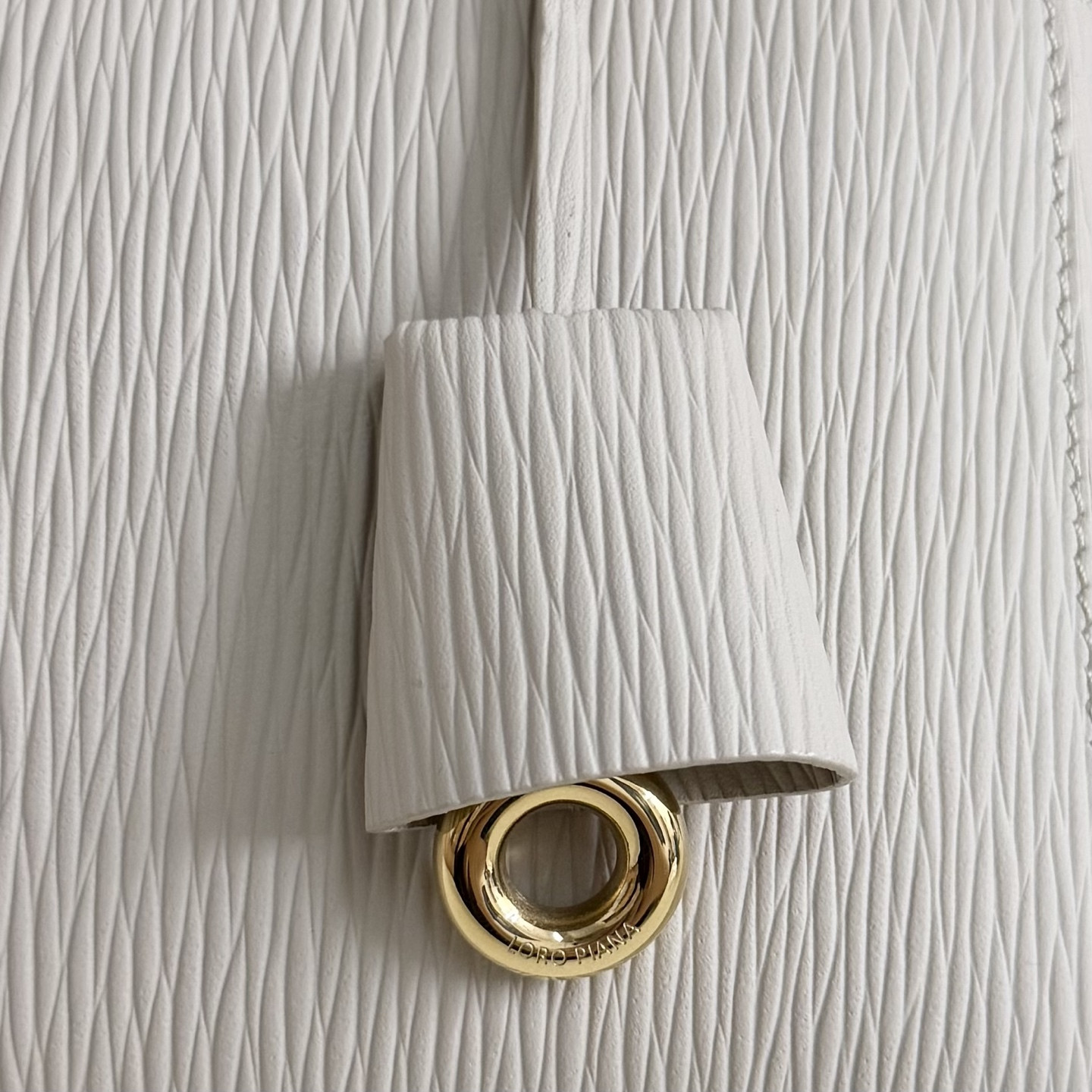 L0r0 P1ana Extra Pocket L27 Calfskin 16x27x10cm