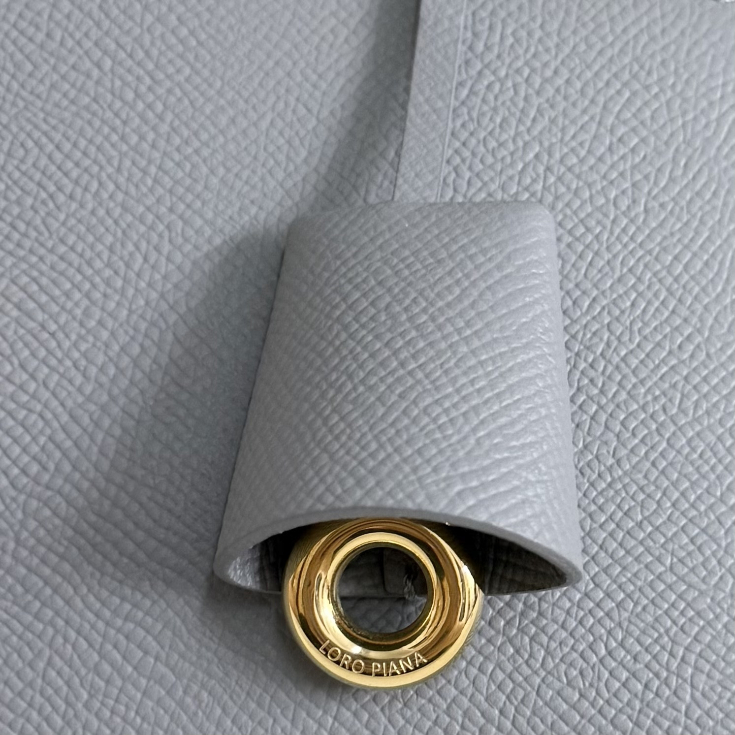 L0r0 P1ana Extra Pocket L27 Calfskin 16x27x10cm