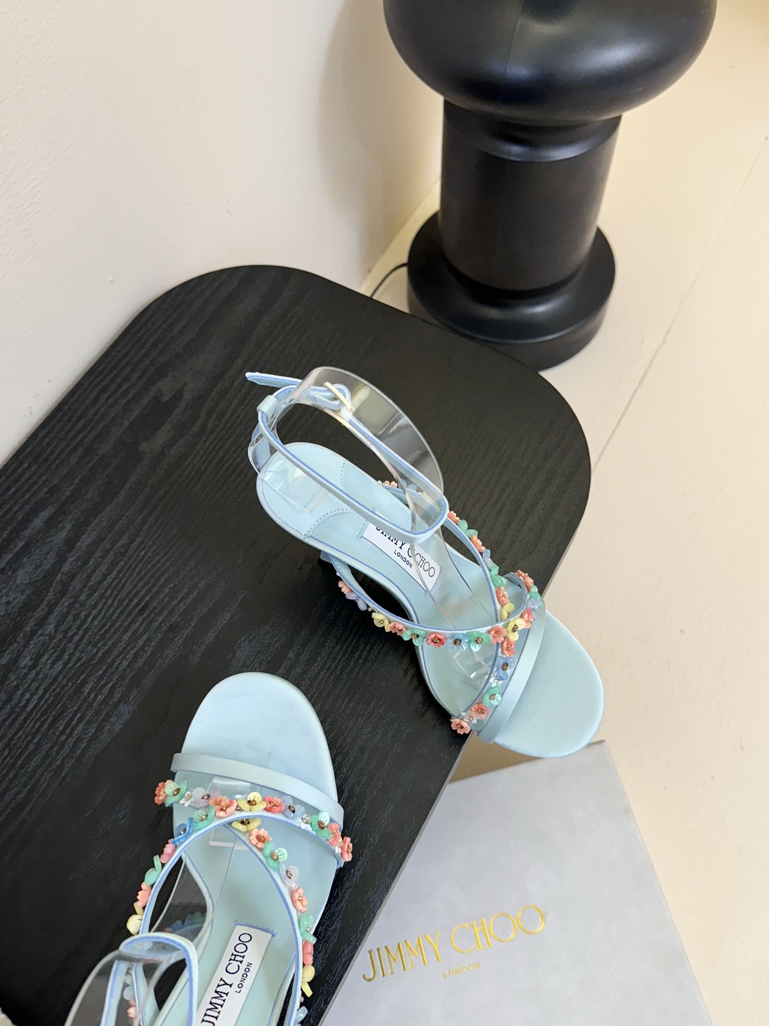 UA J1m*y Ch00 Blanche Sandals 9cm