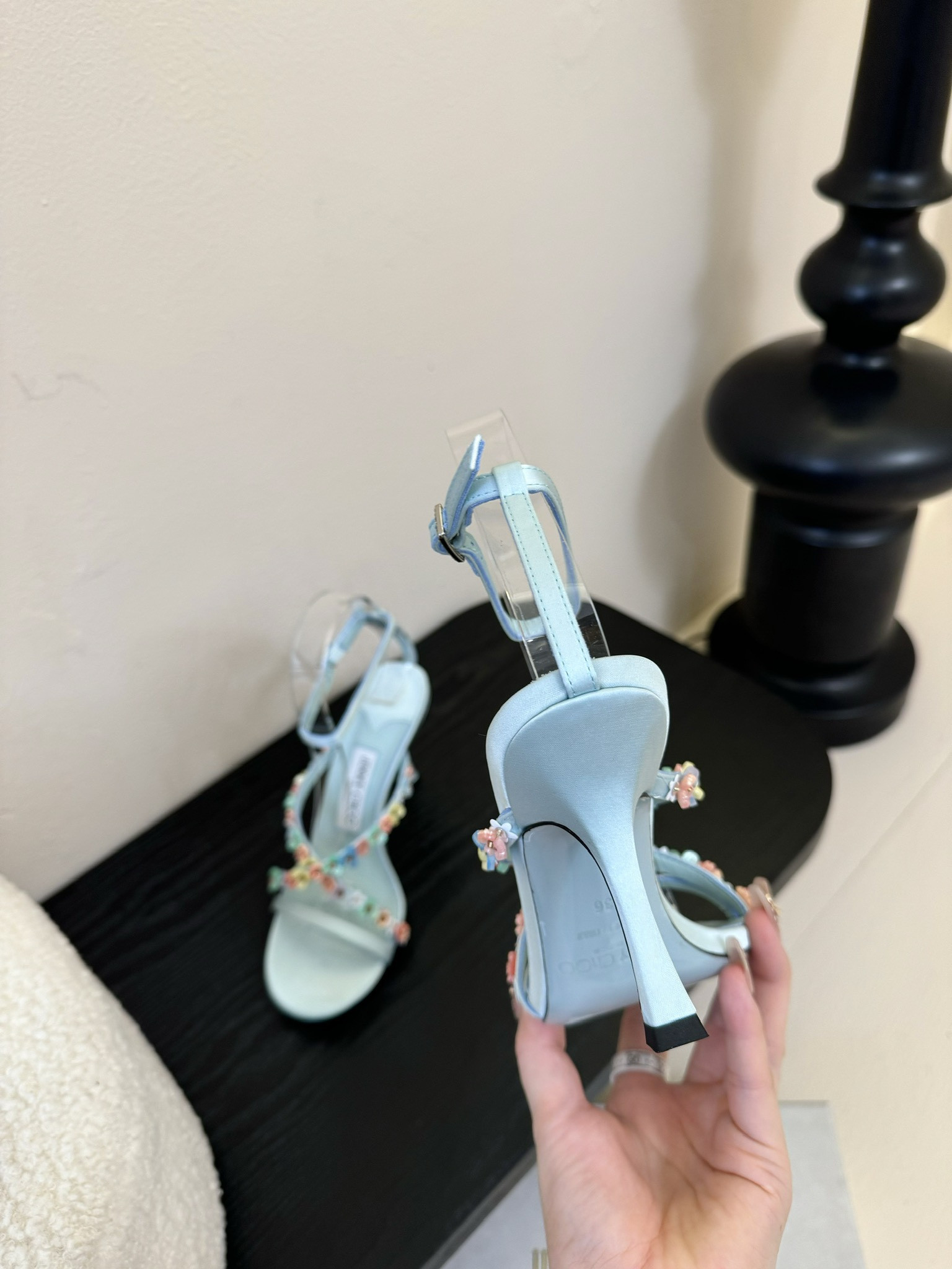 UA J1m*y Ch00 Blanche Sandals 9cm