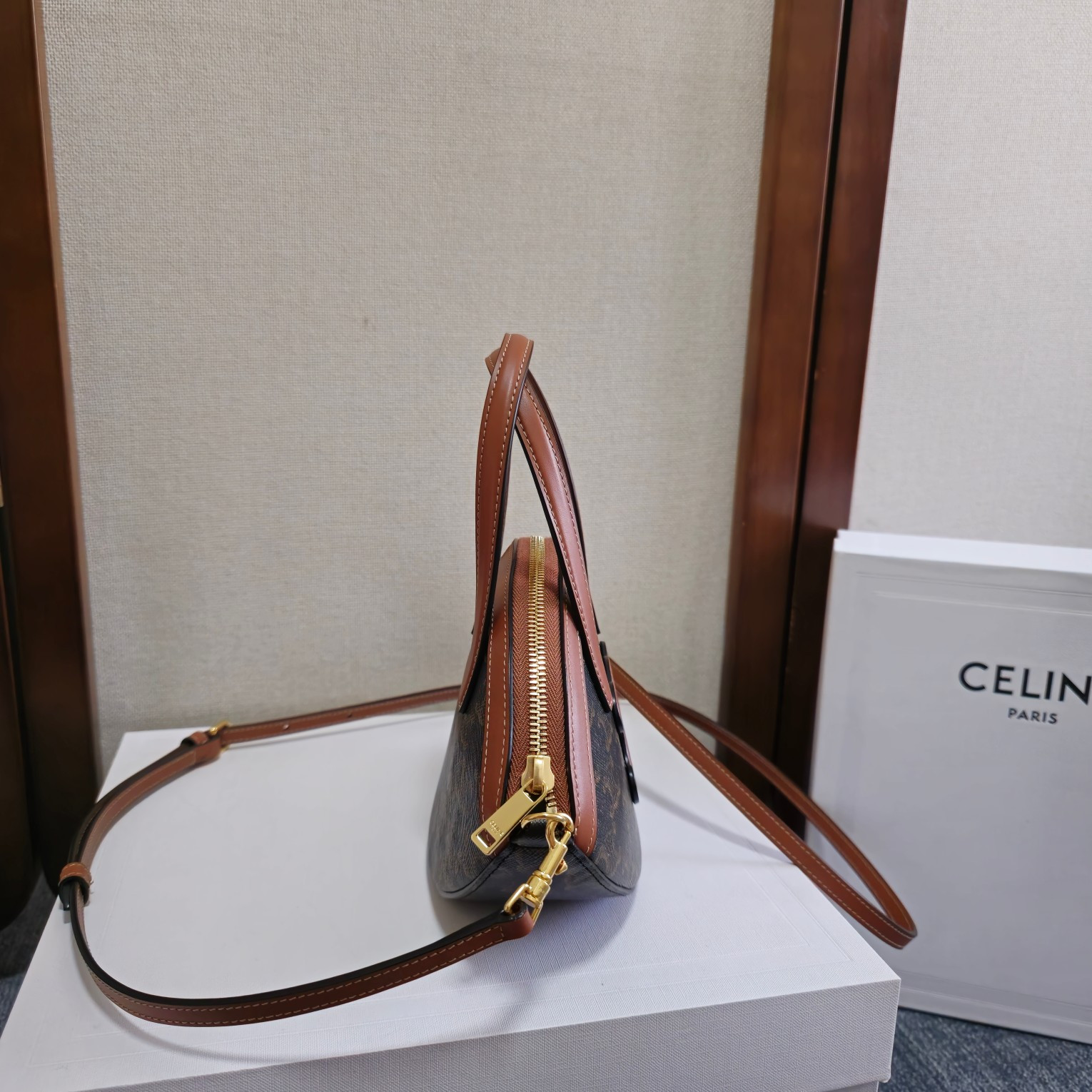 Ce1i*e Oval Bag 21x24x5cm