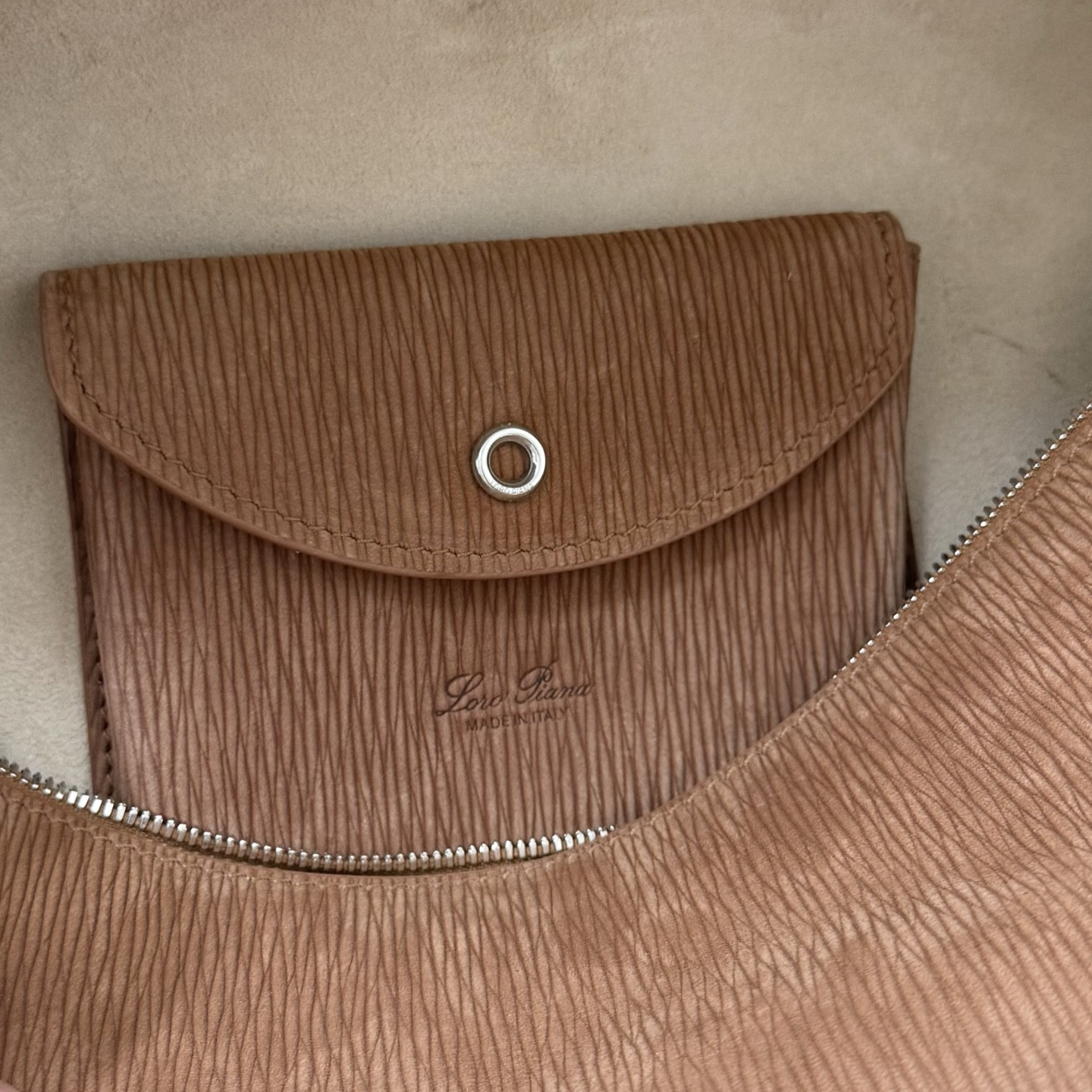 L0r0 P1ana Extra Pocket L27 16x27x10cm