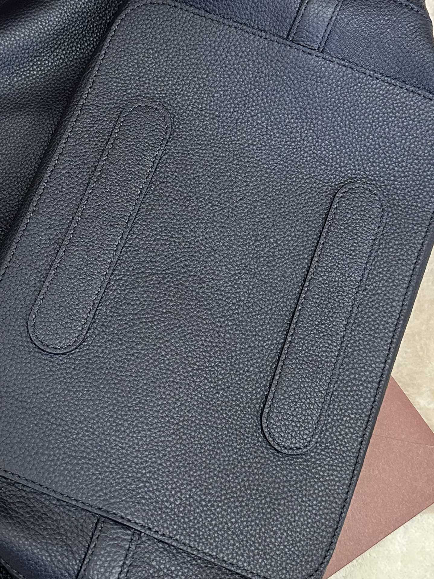 L0r0 P1ana Bale Hobo 40x32x27cm Handle length 22cm Without Box