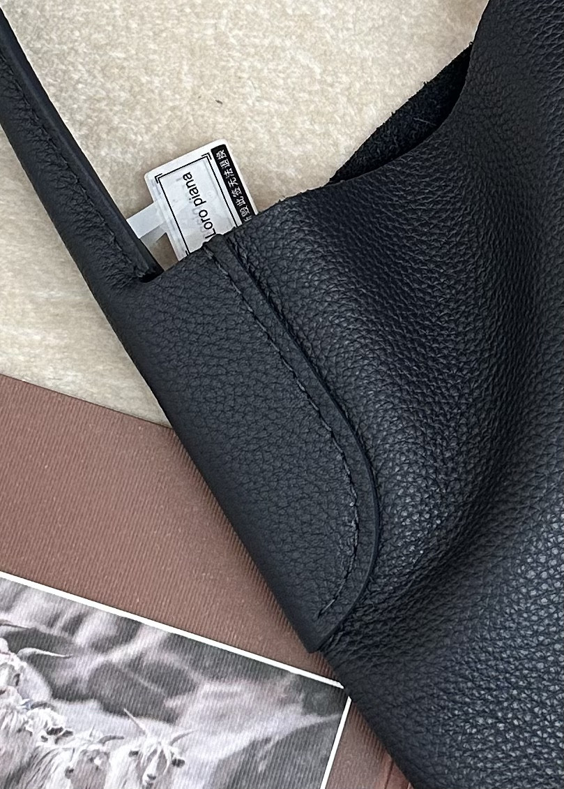 L0r0 P1ana Bale Hobo 40x32x27cm Handle length 22cm Without Box