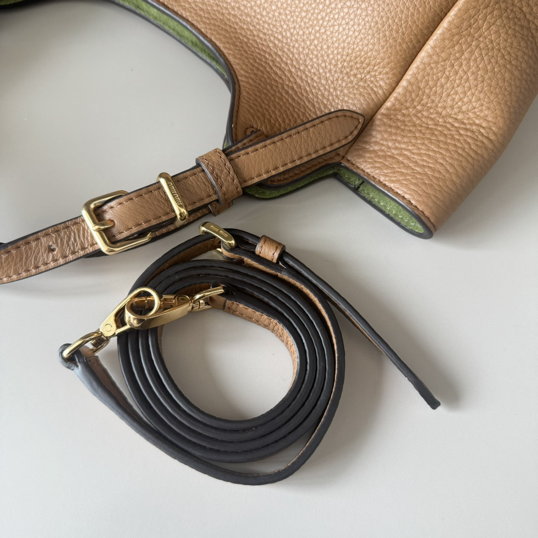 Miu Miu Leather Handbag 20x25.5x13cm