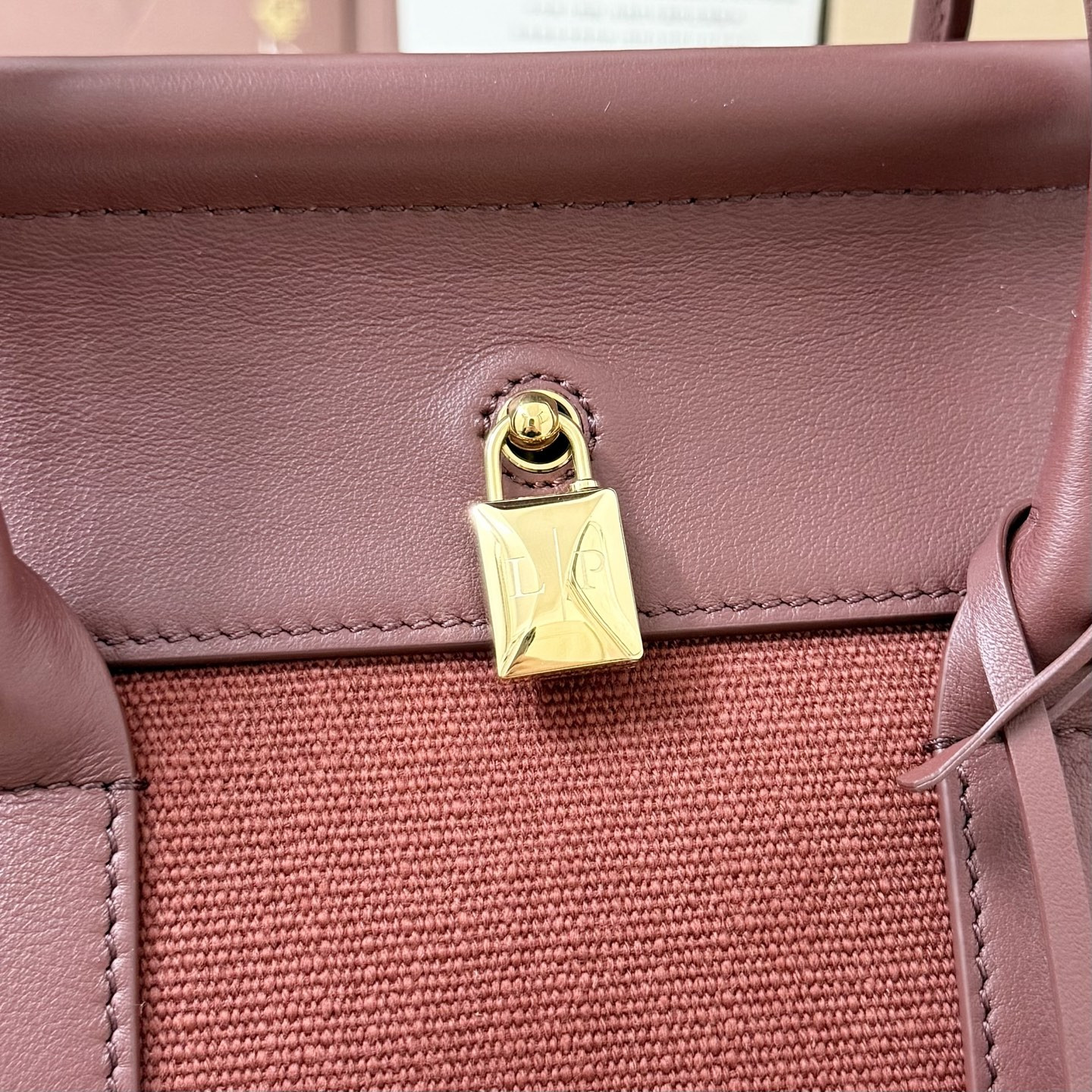 L0r0 P1ana Loom L25 25x18x12.5cm