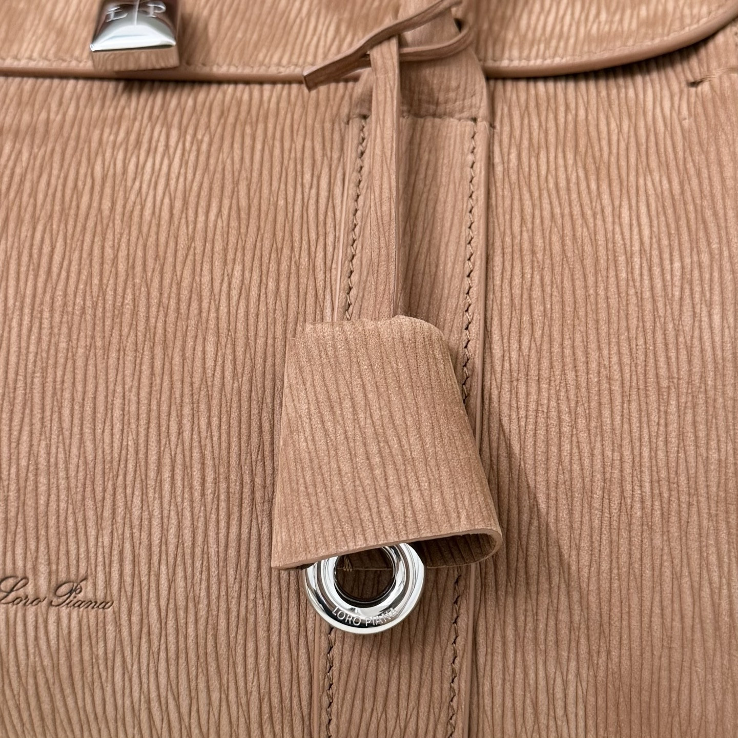 L0r0 P1ana Loom L25 25x18x12.5cm