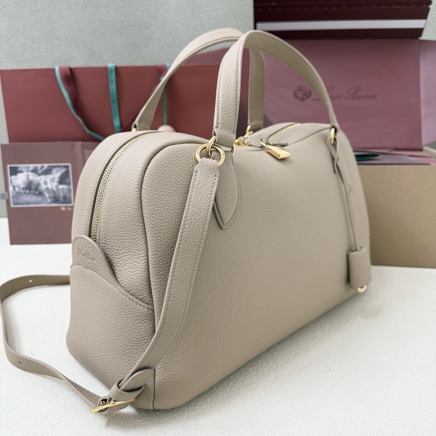 L0r0 P1ana Needle 38x22x16cm