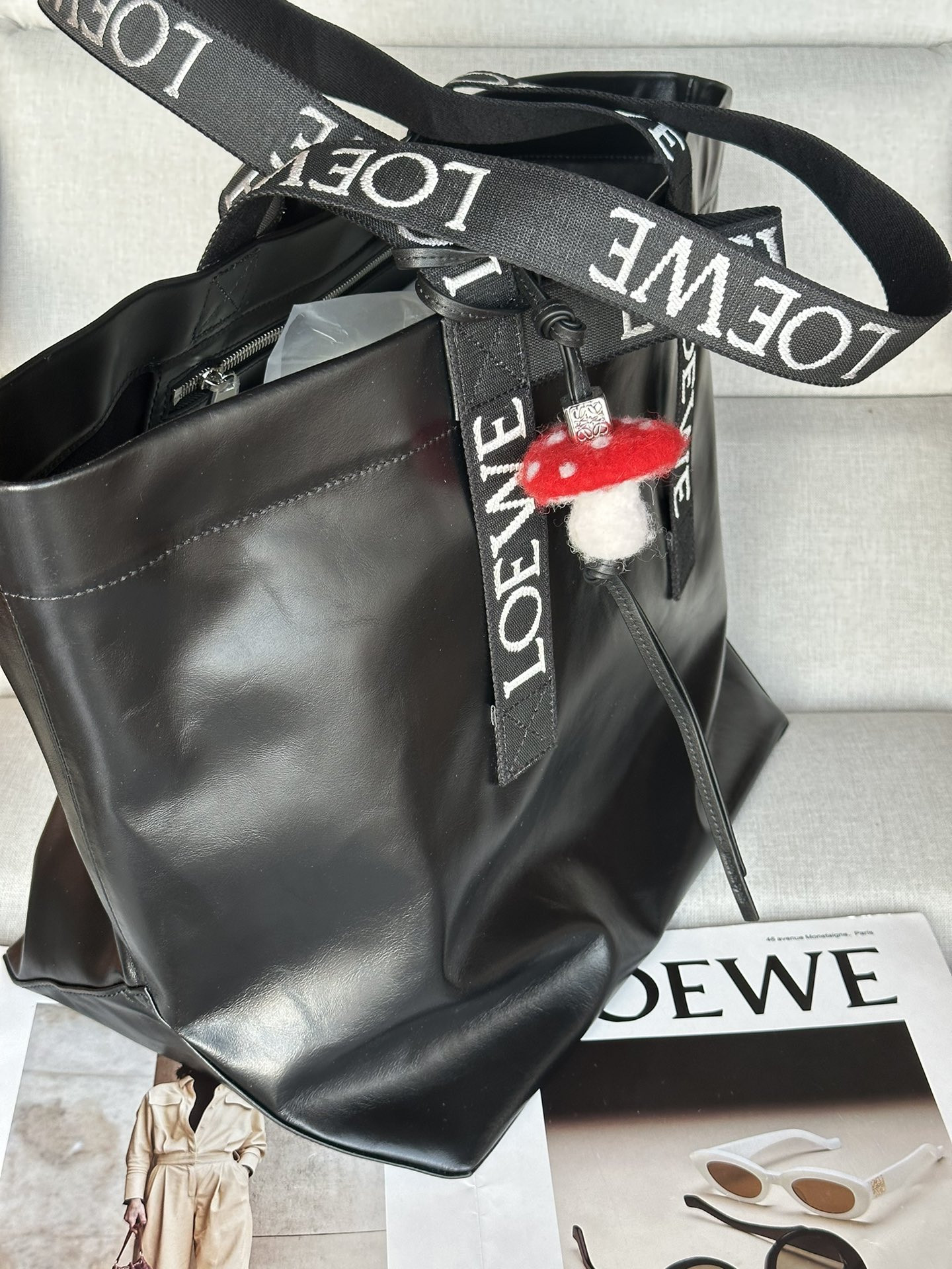 Loewe Fold Shopper in Paper Calfskin 31x50x20cm