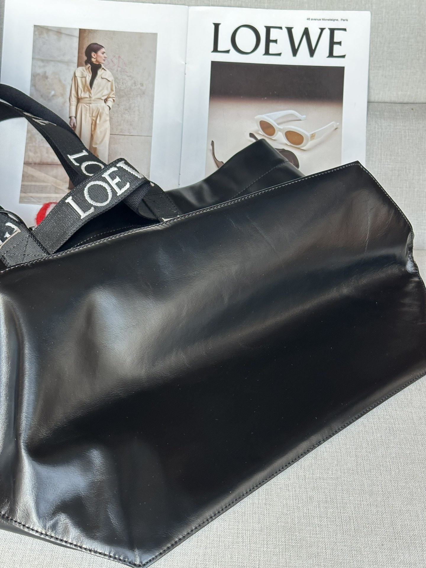 Loewe Fold Shopper in Paper Calfskin 31x50x20cm