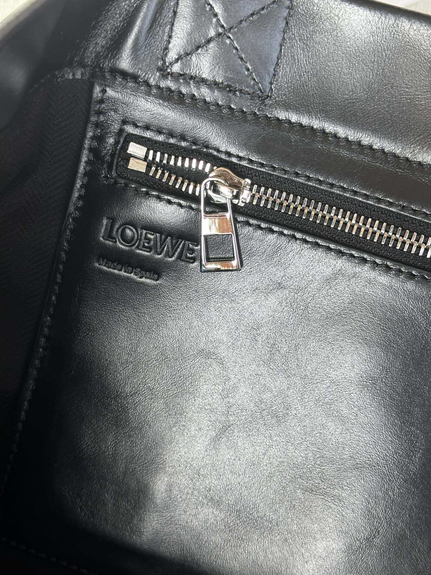 Loewe Fold Shopper in Paper Calfskin 31x50x20cm