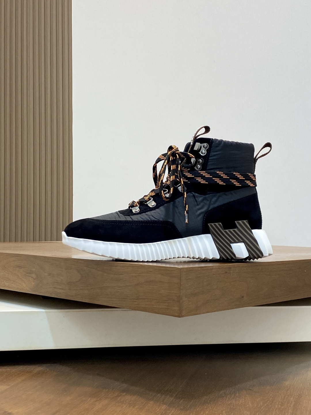 UA H**me5 Klimb Sneaker