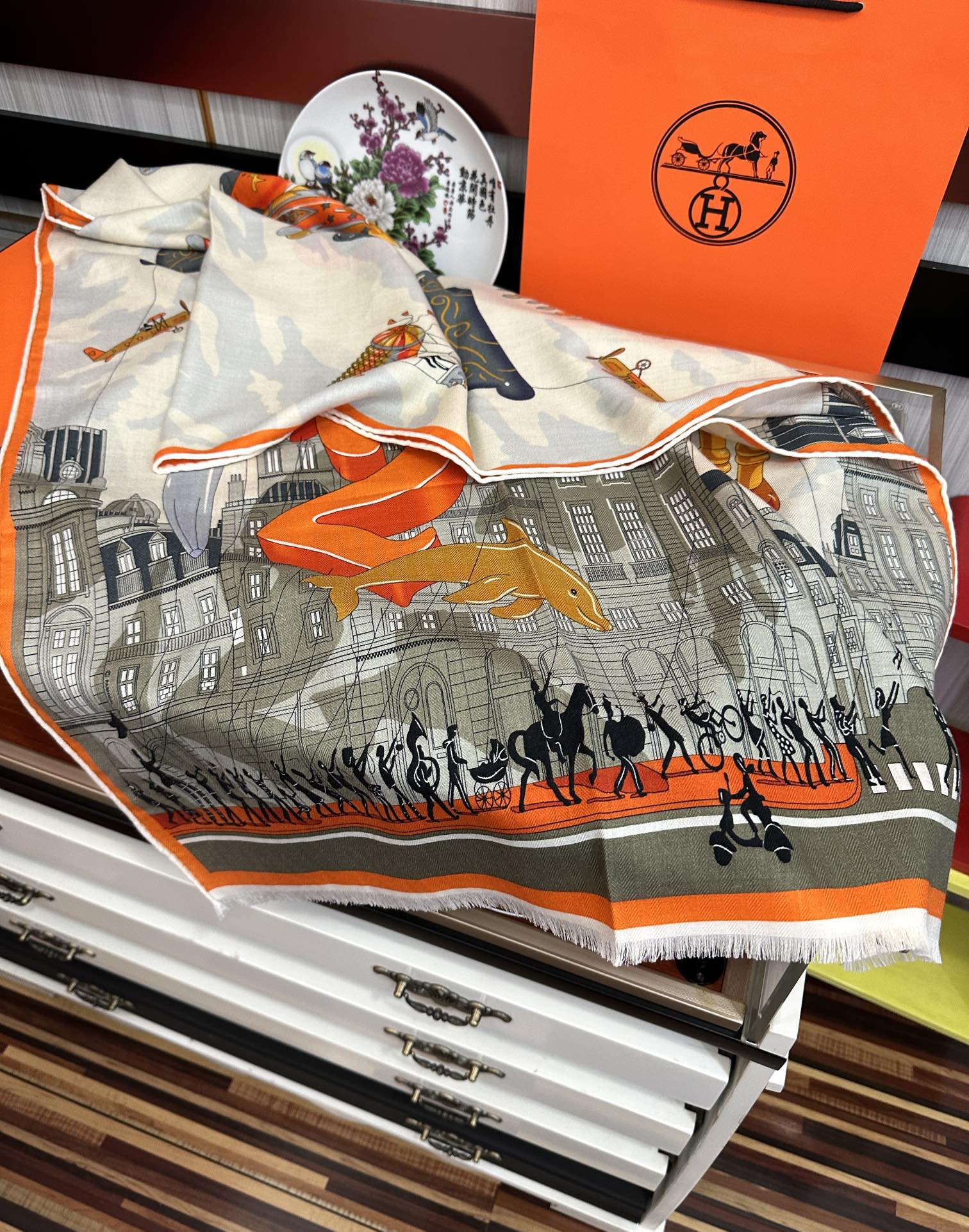 H**me5 scarf 65x185cm