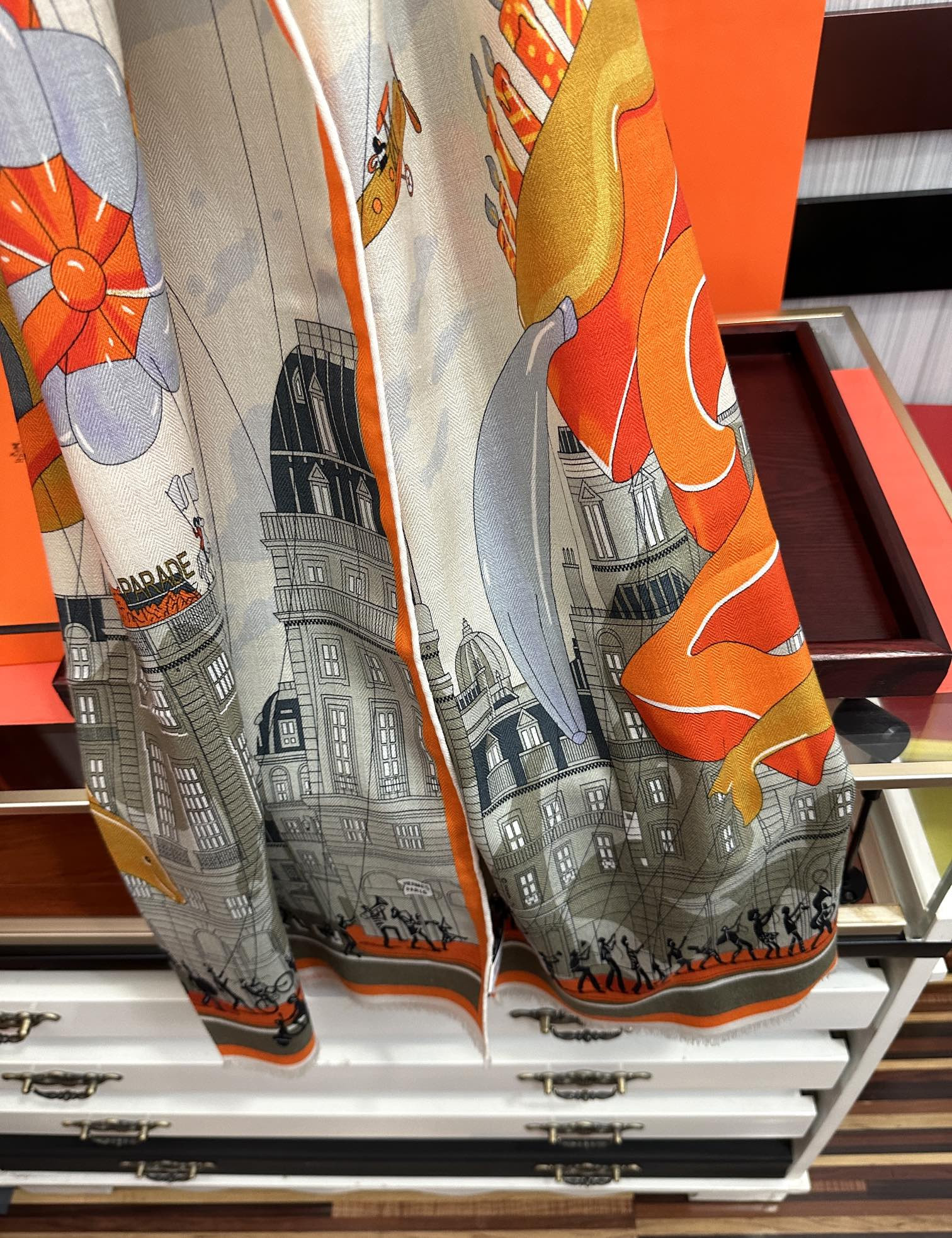 H**me5 scarf 65x185cm