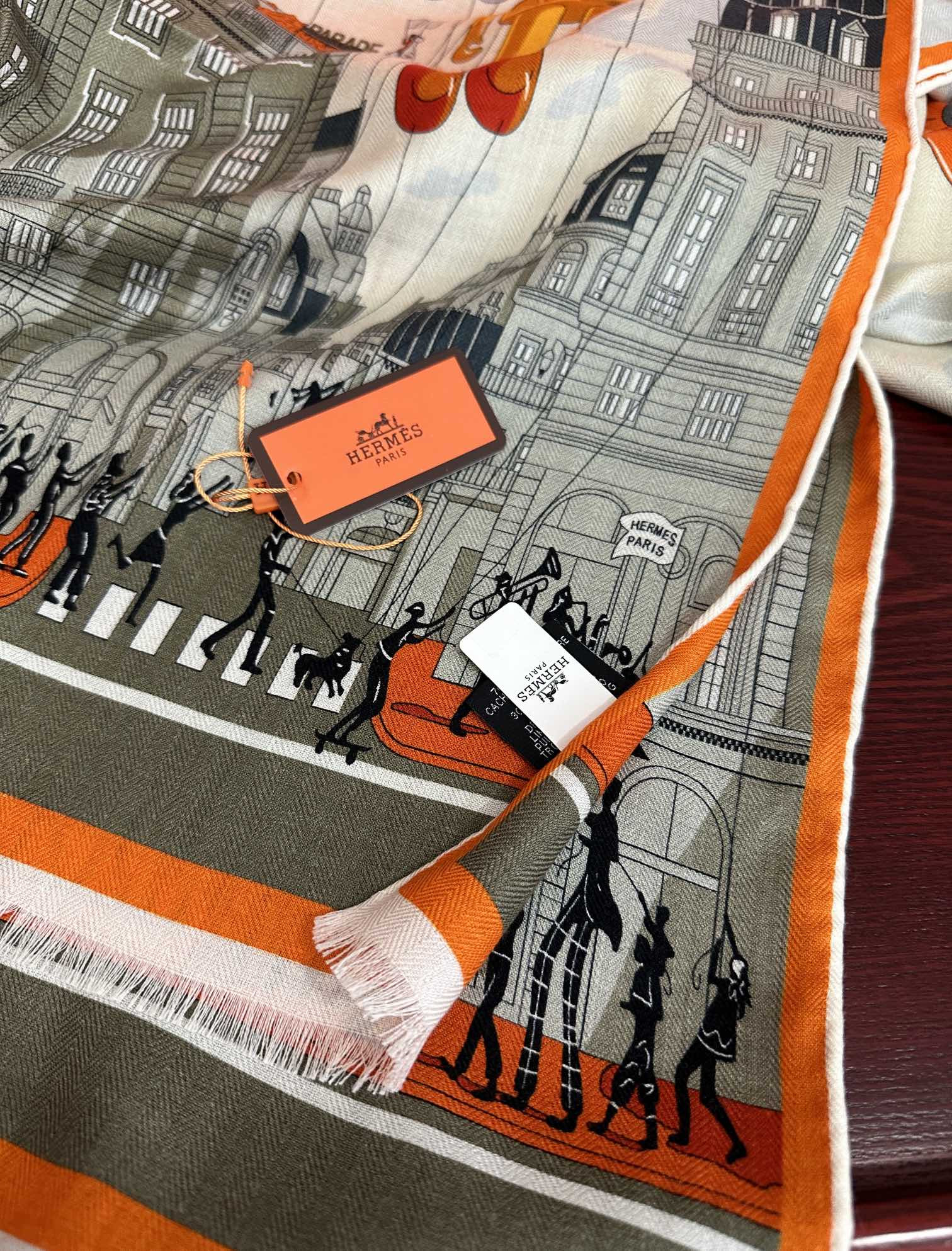 H**me5 scarf 65x185cm