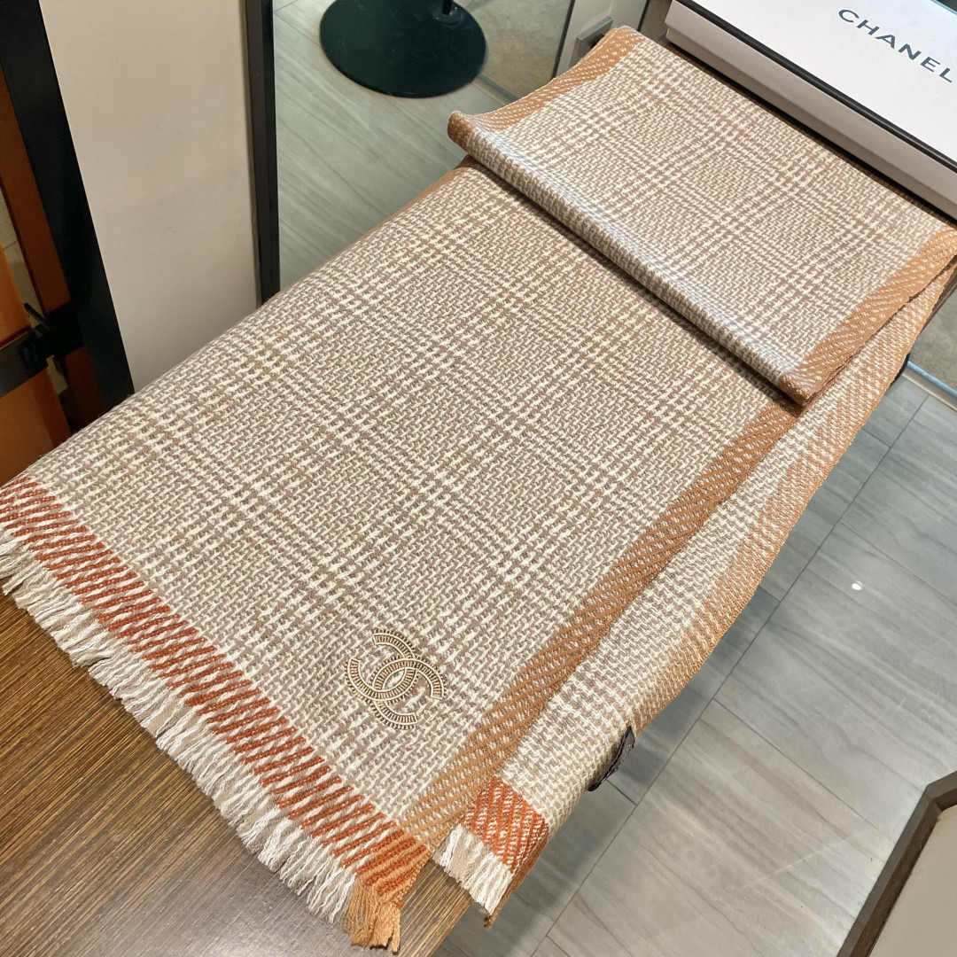 Ch**el scarf 38x200cm 100% wool