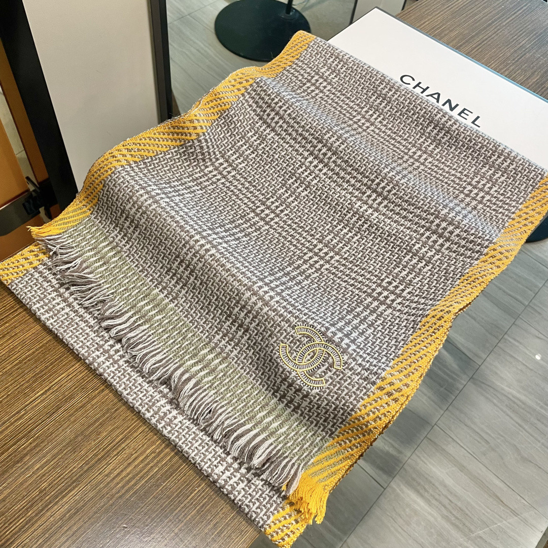 Ch**el scarf 38x200cm 100% wool