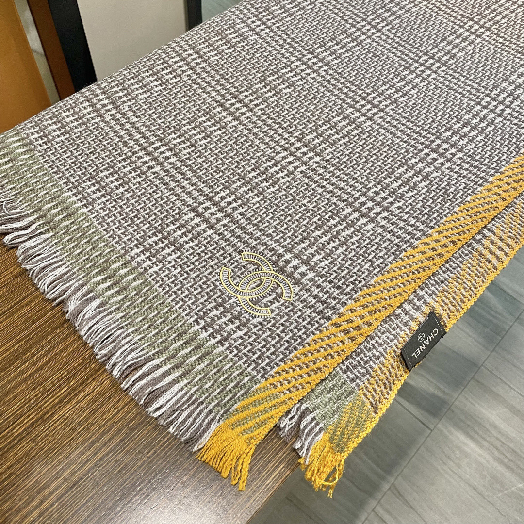 Ch**el scarf 38x200cm 100% wool