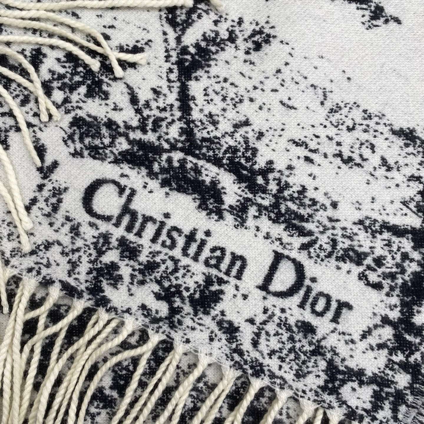 Dior scarf 200x45cm 59% cashmere 41% wool