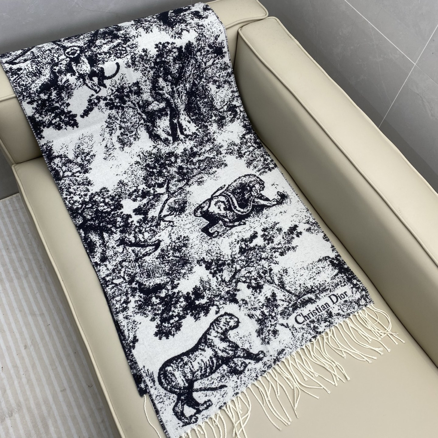 Dior scarf 200x45cm 59% cashmere 41% wool